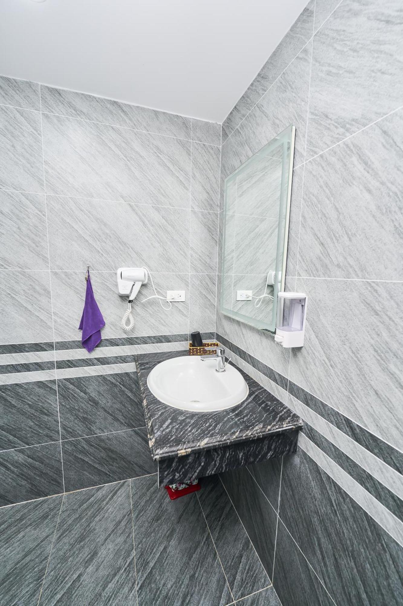 Swan Motel Ха Лонг Екстериор снимка