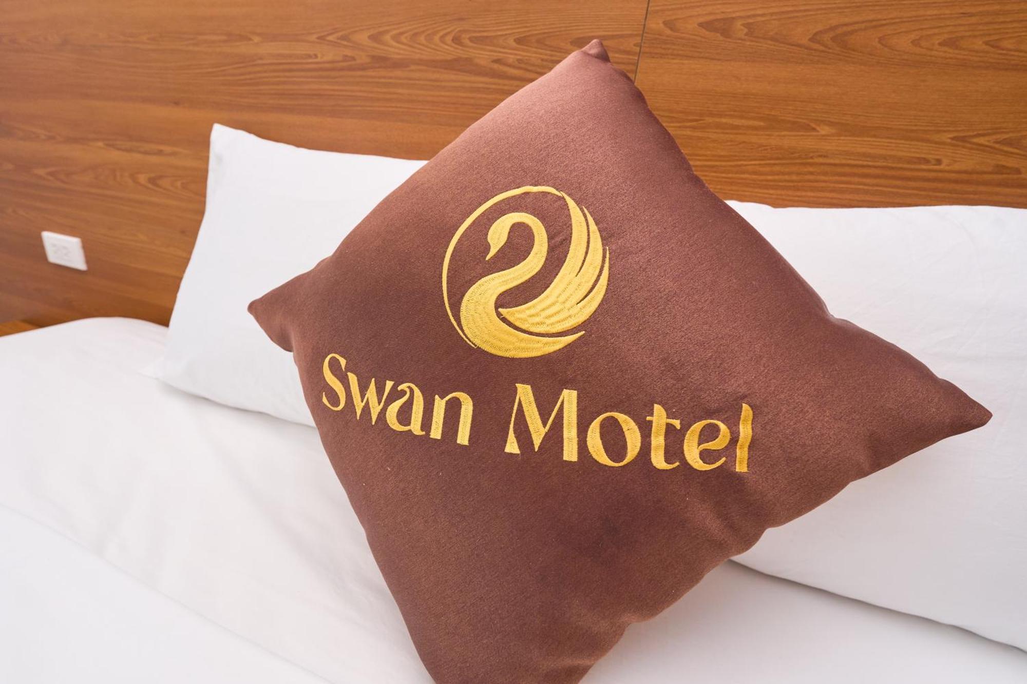 Swan Motel Ха Лонг Екстериор снимка